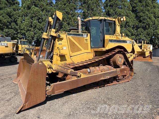 CAT D8T Buldozer sobre oruga