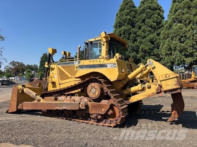 CAT D8T Buldozer sobre oruga