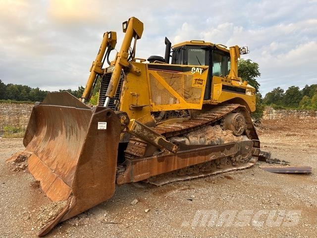 CAT D8T Buldozer sobre oruga
