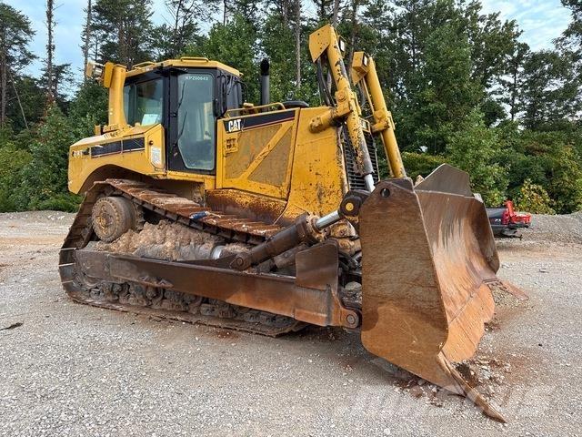 CAT D8T Buldozer sobre oruga