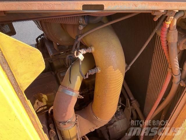 CAT D9 Buldozer sobre oruga