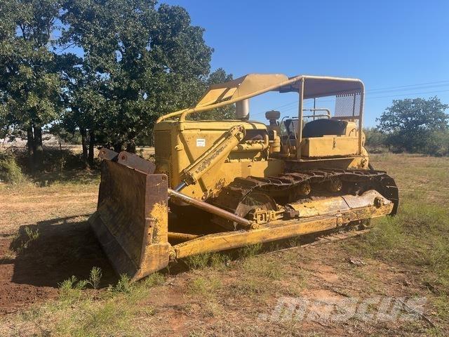 CAT D9G Buldozer sobre oruga