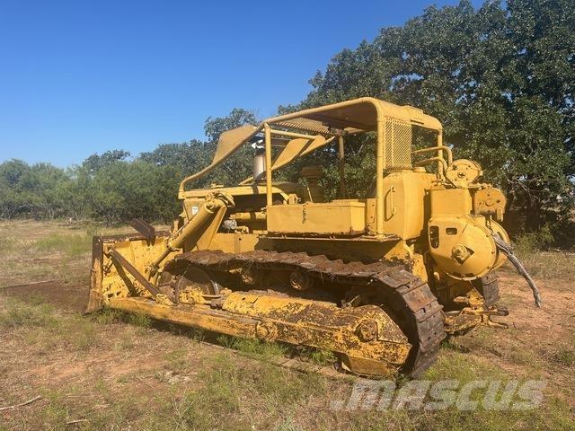 CAT D9G Buldozer sobre oruga