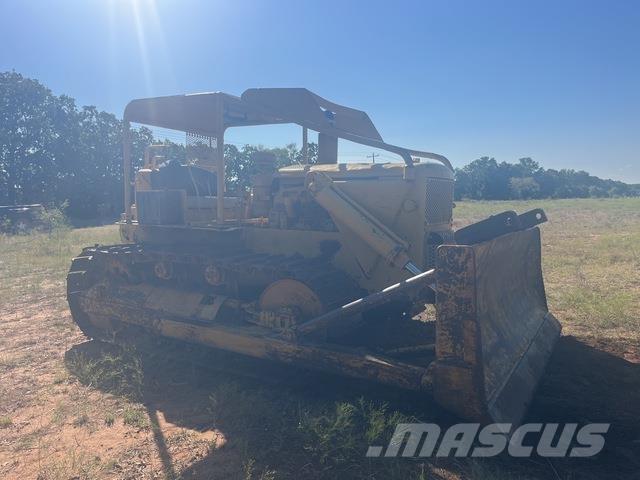 CAT D9G Buldozer sobre oruga
