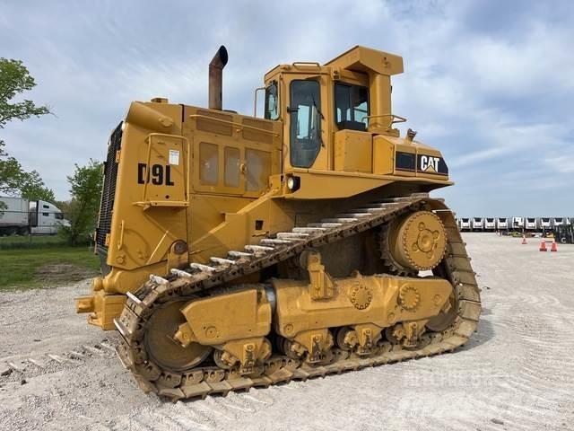 CAT D9L Buldozer sobre oruga