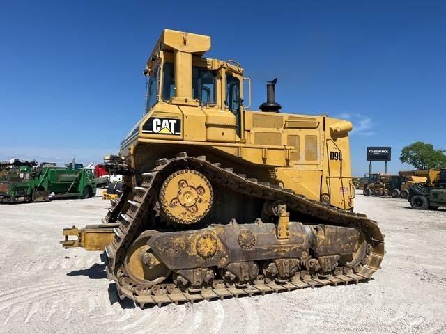 CAT D9L Buldozer sobre oruga