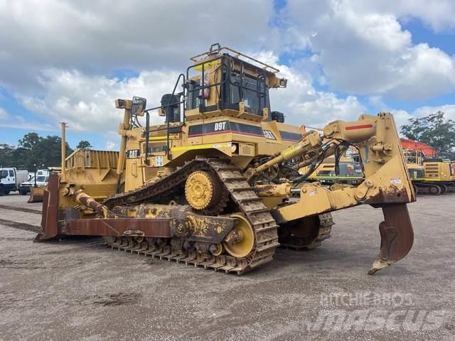 CAT D9T Buldozer sobre oruga