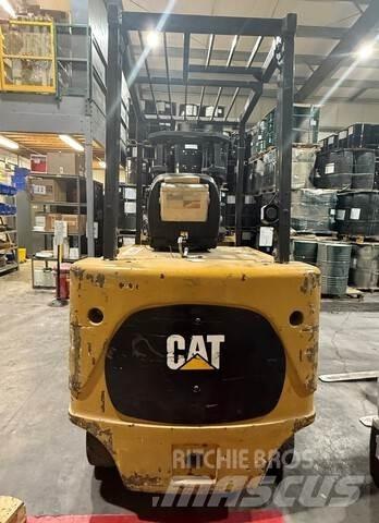 CAT E8000 Carretillas de horquilla eléctrica