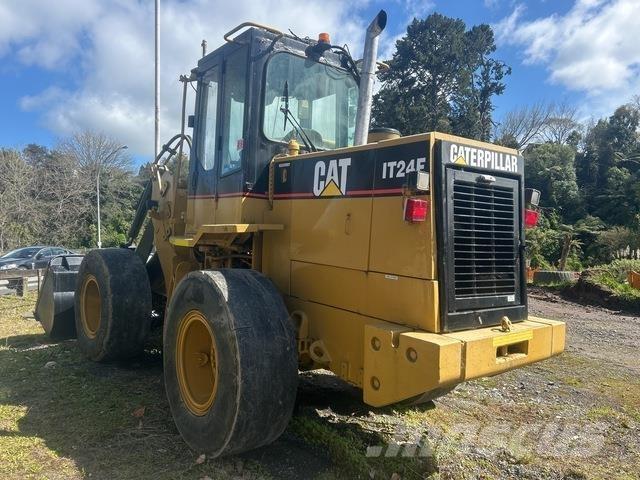 CAT IT24F Cargadoras sobre ruedas