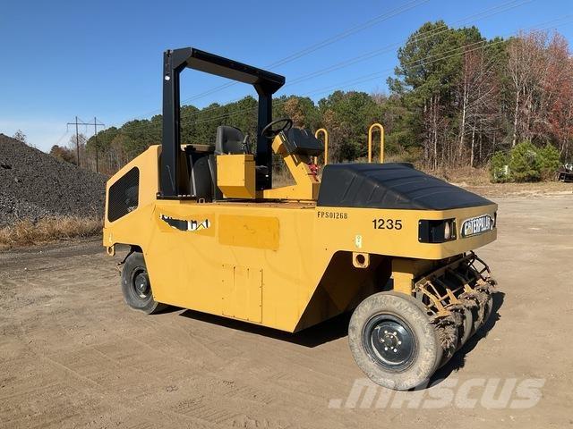 CAT PS150 Rodillos sobre neumáticos