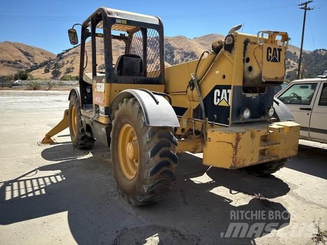 CAT TH83 Carretillas telescópicas
