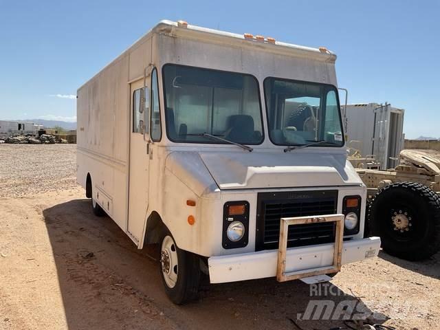 Chevrolet P30 Furgonetas de caja cerrada