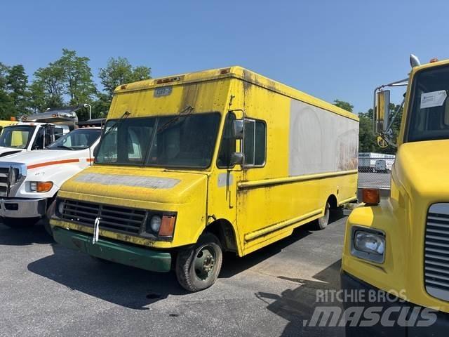 Chevrolet P30 Furgonetas de caja cerrada