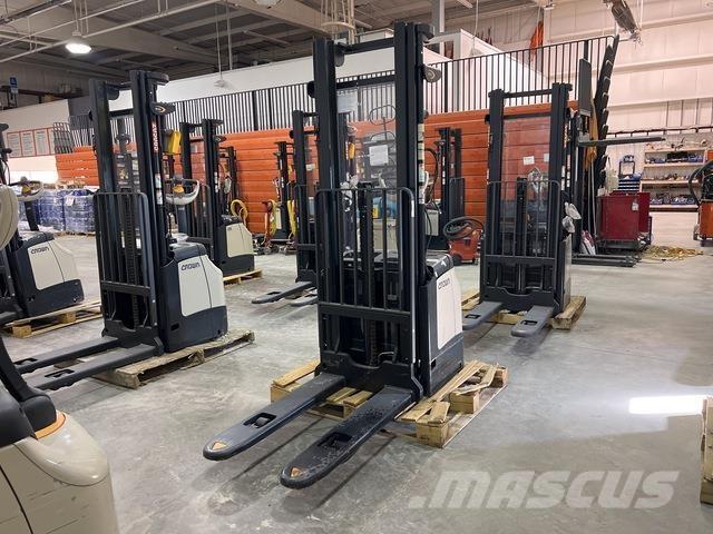 Crown ES 4000 Apiladores eléctricos autopropulsados