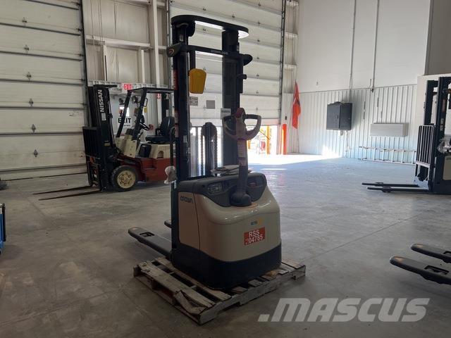 Crown ES 4000 Apiladores eléctricos autopropulsados