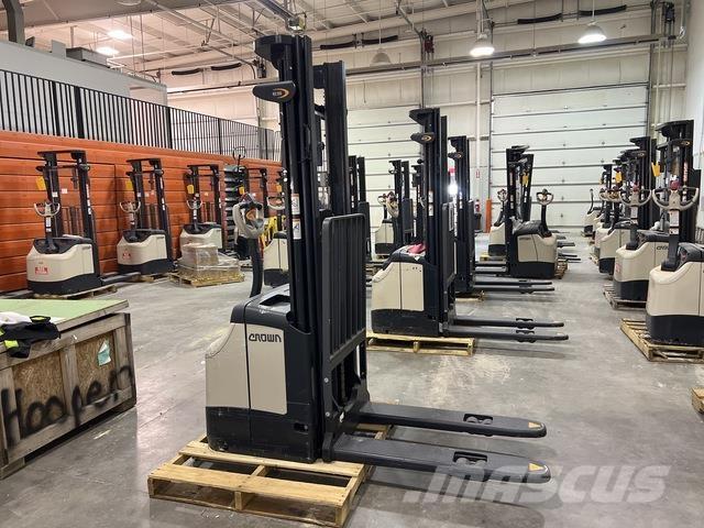 Crown ES 4000 Apiladores eléctricos autopropulsados