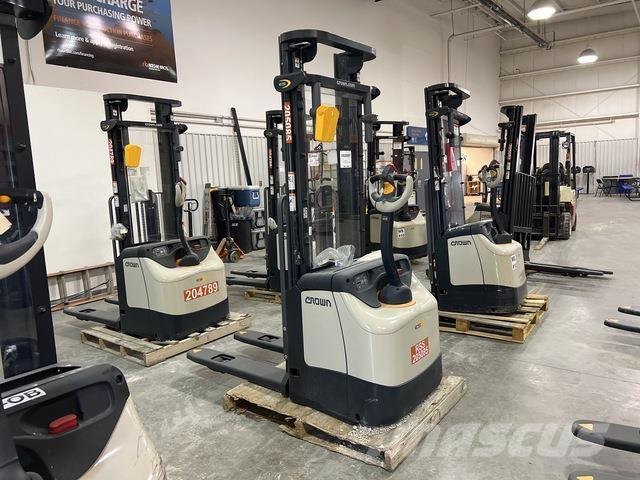 Crown ES 4000 Apiladores eléctricos autopropulsados