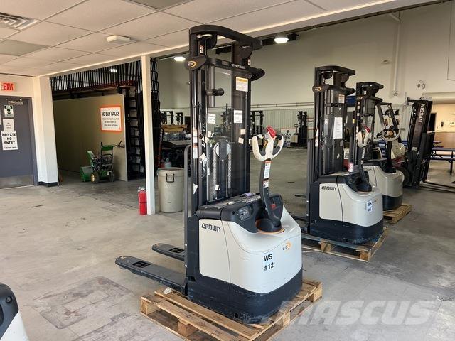 Crown ES 4000 Apiladores eléctricos autopropulsados