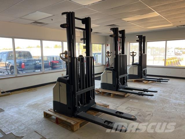 Crown ES 4000 Apiladores eléctricos autopropulsados