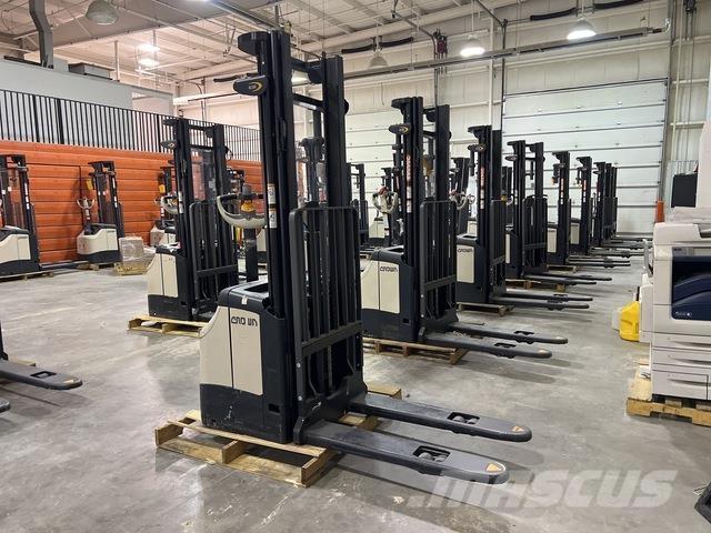 Crown ES 4000 Apiladores eléctricos autopropulsados