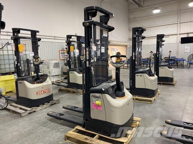 Crown ES 4000 Apiladores eléctricos autopropulsados