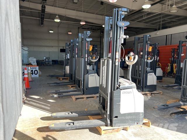 Crown ES 4000 Apiladores eléctricos autopropulsados