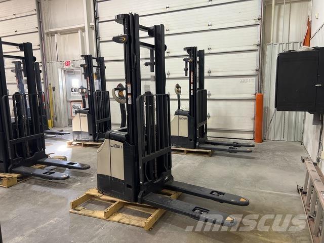 Crown ES 4000 Apiladores eléctricos autopropulsados