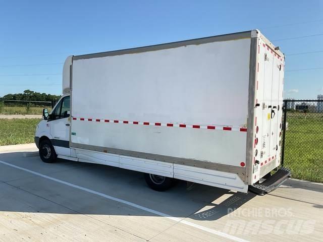Dodge 3500 Camiones caja cerrada