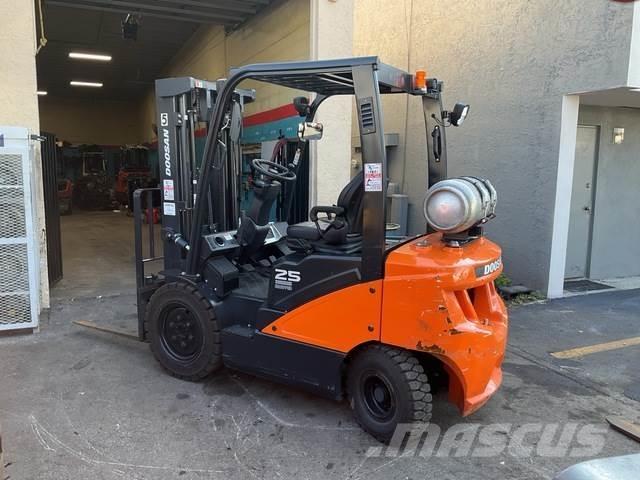 Doosan G25E-7 Construcción - Otros
