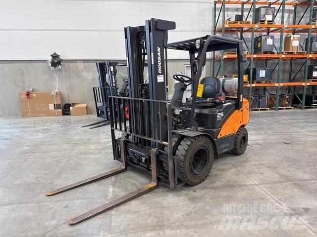 Doosan G25N-7 Construcción - Otros