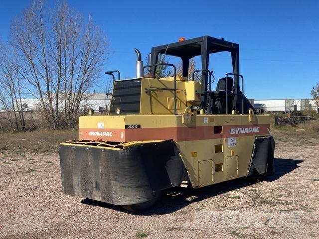 Dynapac CP221 Rodillos sobre neumáticos