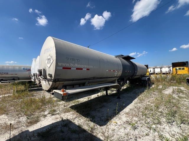 Etnyre  Vehículos de transporte de materiales