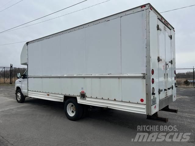 Ford E-350 Camiones caja cerrada