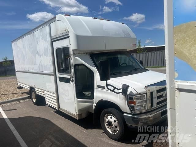 Ford E-350 Furgonetas de caja cerrada