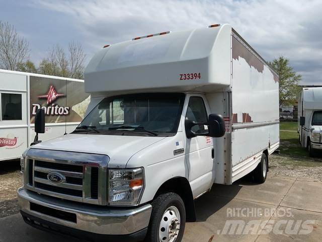 Ford E-350 Camiones caja cerrada