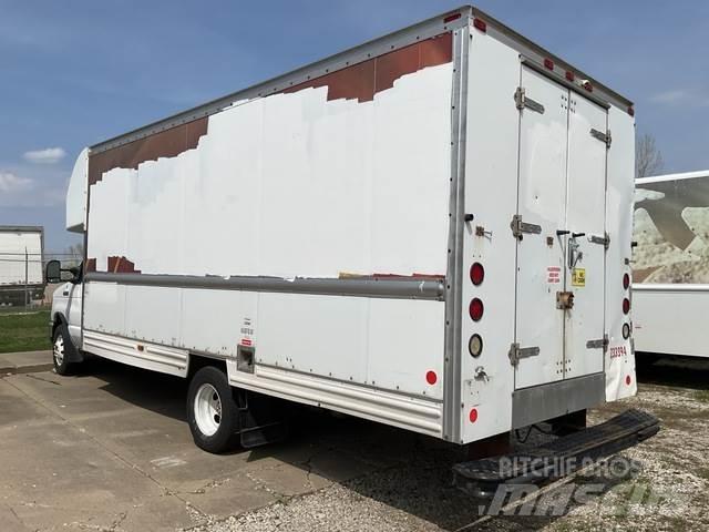 Ford E-350 Camiones caja cerrada