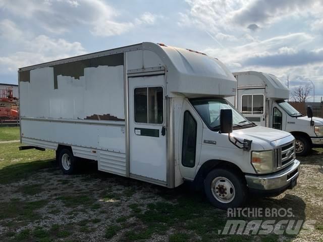 Ford E-350 Camiones caja cerrada