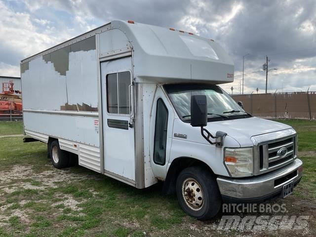 Ford E-350 Camiones caja cerrada