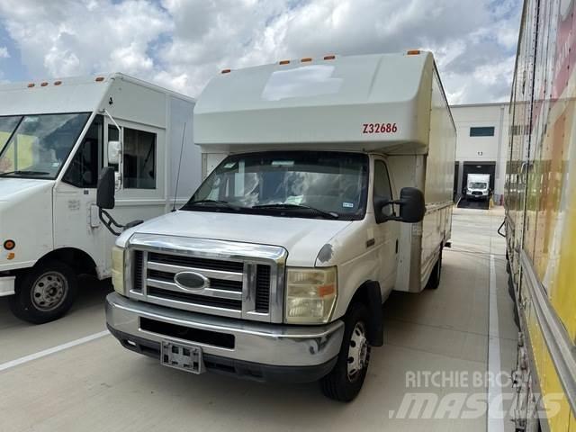 Ford E-350 Camiones caja cerrada