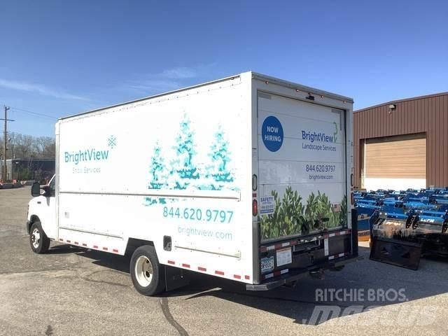 Ford E-350 Camiones caja cerrada
