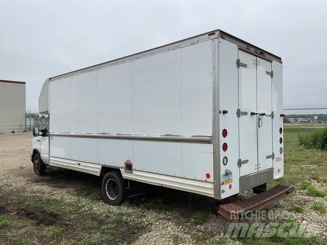 Ford E-350 Camiones caja cerrada
