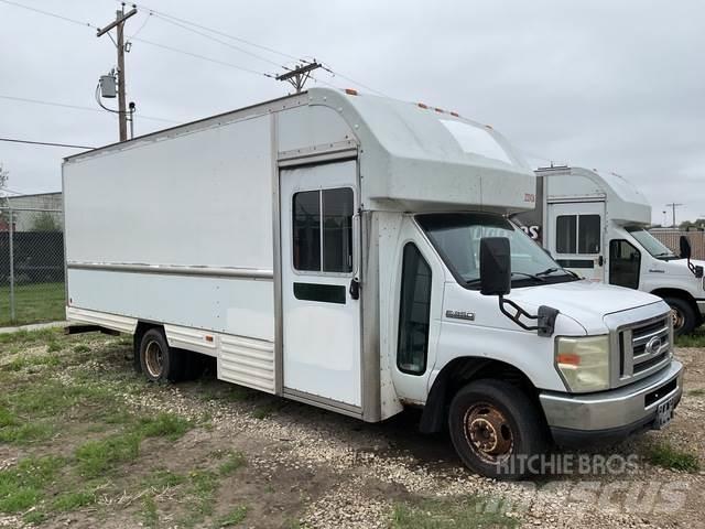 Ford E-350 Camiones caja cerrada