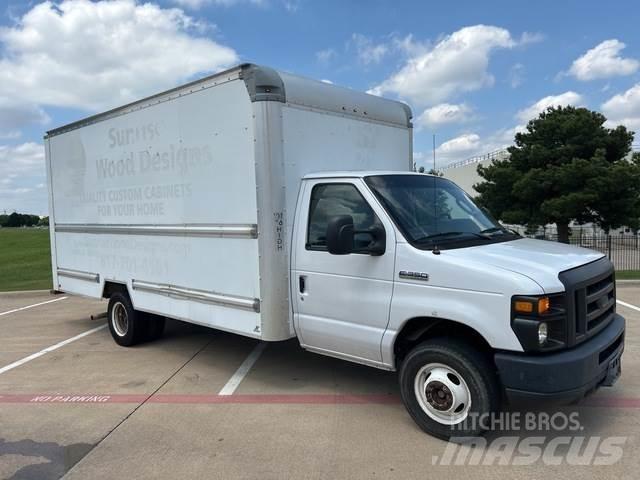 Ford E-350 Camiones caja cerrada
