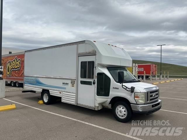 Ford E-350 Camiones caja cerrada