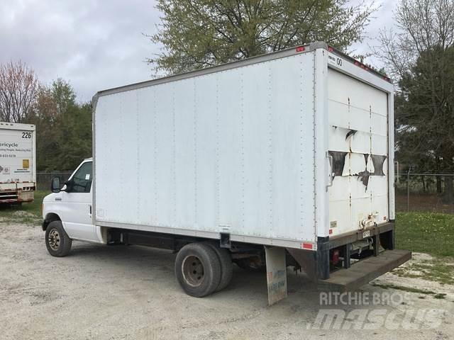 Ford E-350 Camiones caja cerrada