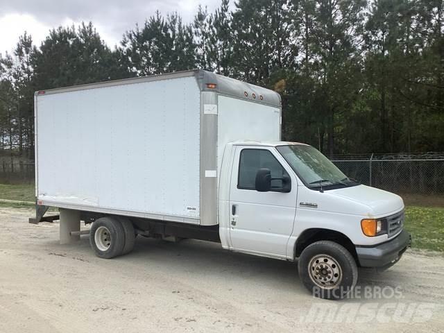 Ford E-350 Camiones caja cerrada