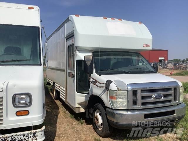 Ford E-350 Furgonetas de caja cerrada