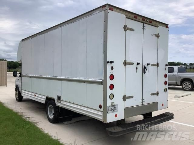 Ford E-350 Camiones caja cerrada
