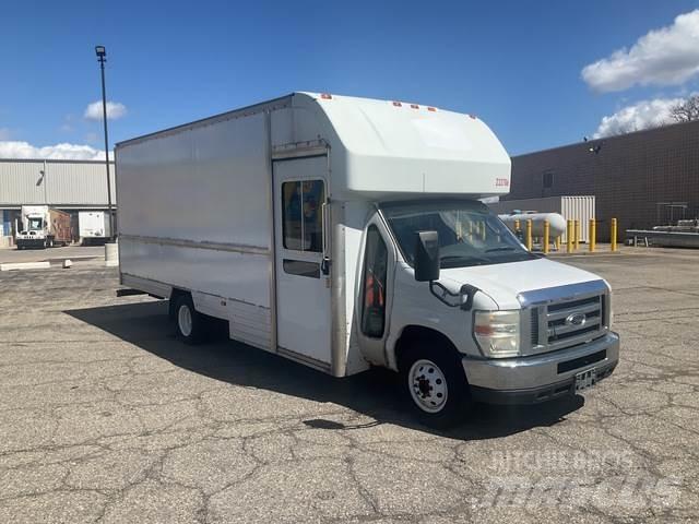 Ford E-350 Camiones caja cerrada