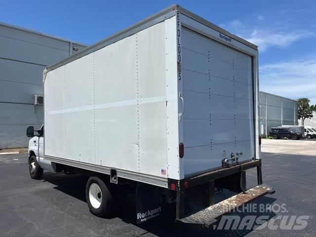 Ford E-350 Camiones caja cerrada